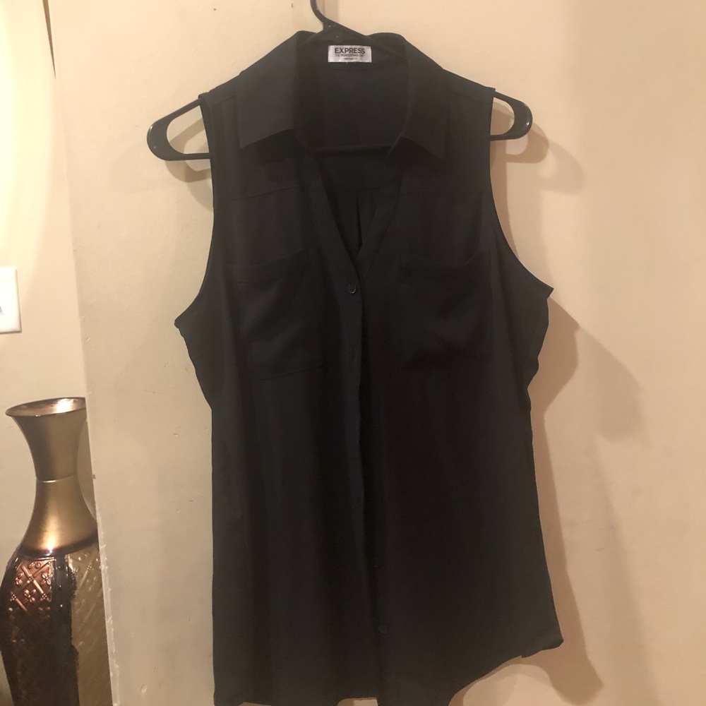 Black short sleeve express blouse